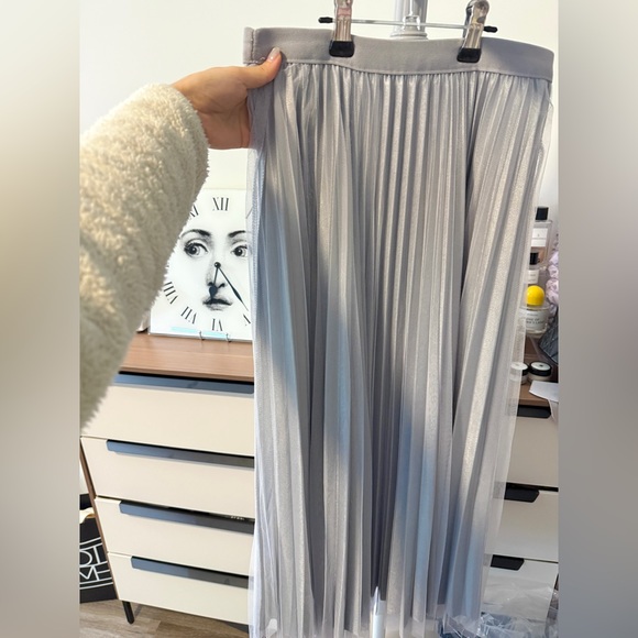 Reversible Velvet & Tulle Pleated Midi Skirt ✨ - Picture 7 of 9